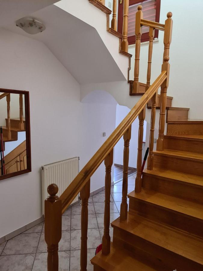 Helena Apartment Pula Bagian luar foto